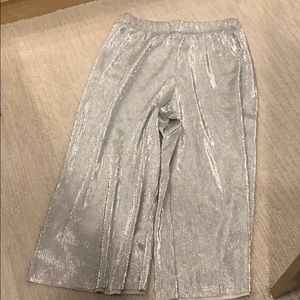 Metallic cropped pants.